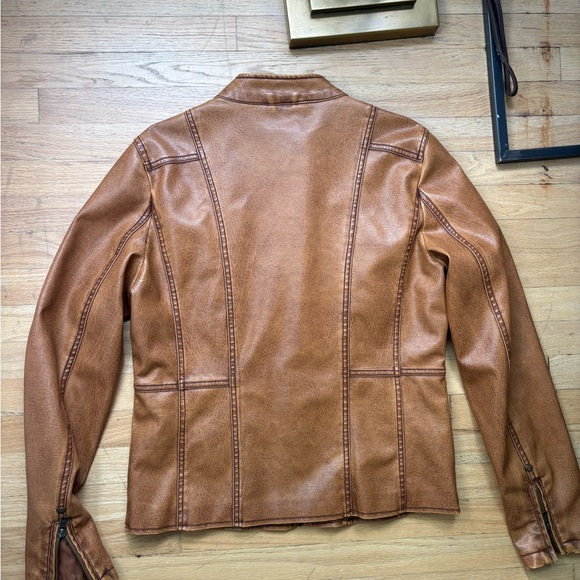 Cute Jacket - Picture 2 of 8